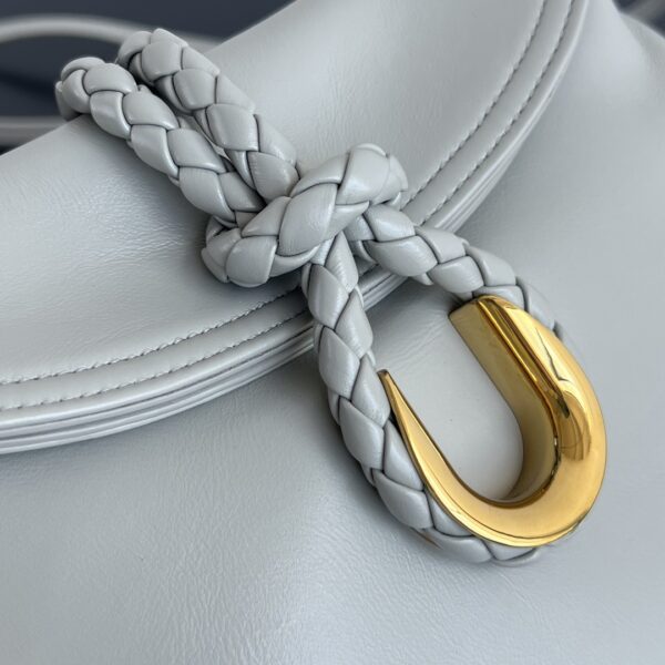 BOTTEGA VENETA Small Liberta