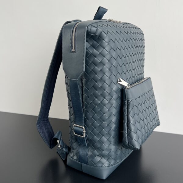 BOTTEGA VENETA Leather backpack