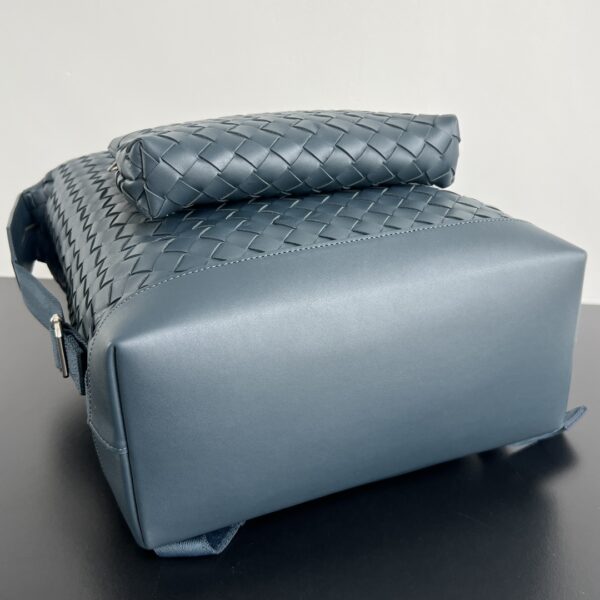 BOTTEGA VENETA Leather backpack