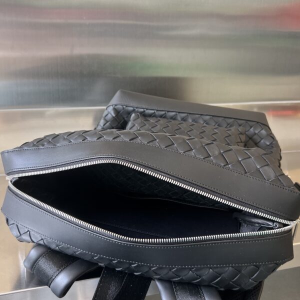 BOTTEGA VENETA Leather backpack