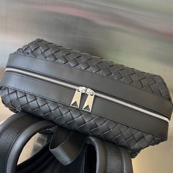 BOTTEGA VENETA Leather backpack