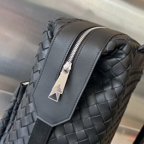 BOTTEGA VENETA Leather backpack