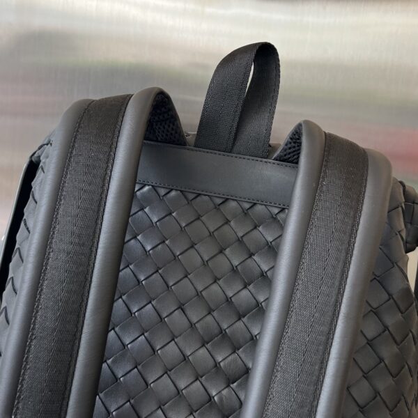 BOTTEGA VENETA Leather backpack