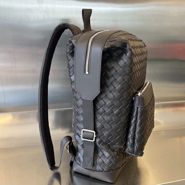 BOTTEGA VENETA Leather backpack