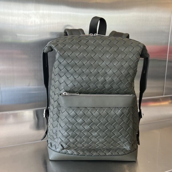 BOTTEGA VENETA Leather backpack