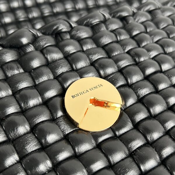 BOTTEGA VENETA Swing