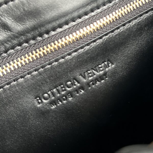BOTTEGA VENETA Swing