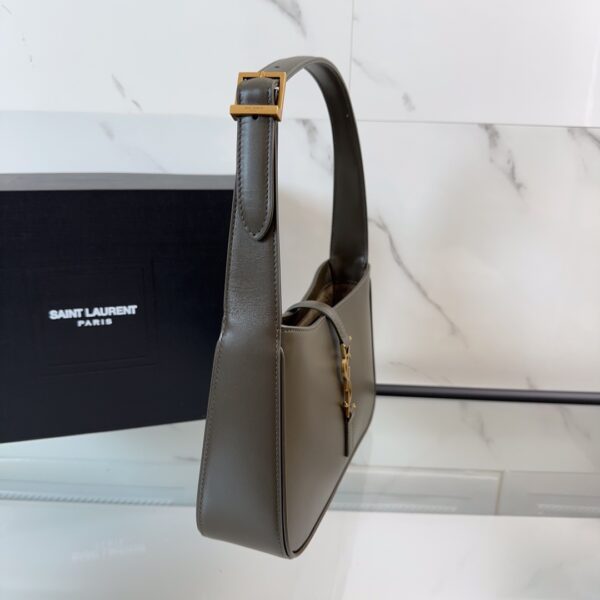 YSL LE5À7 In Smooth Leather